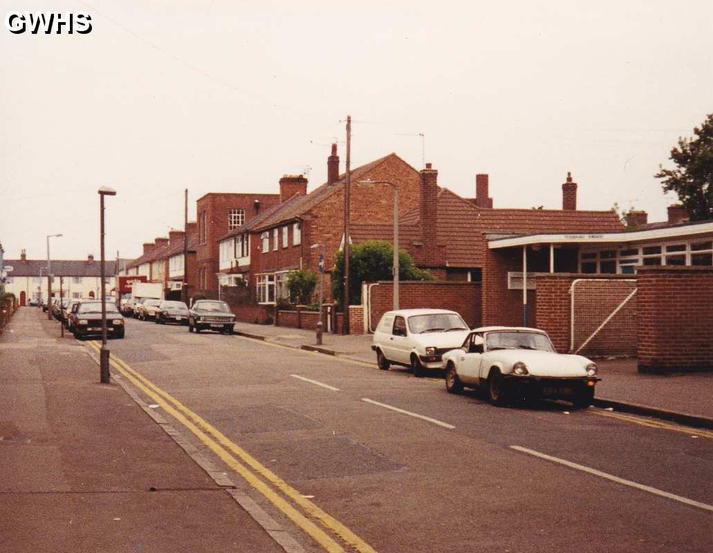 35-034 Looking up Albion Street from Blaby Road May 1993