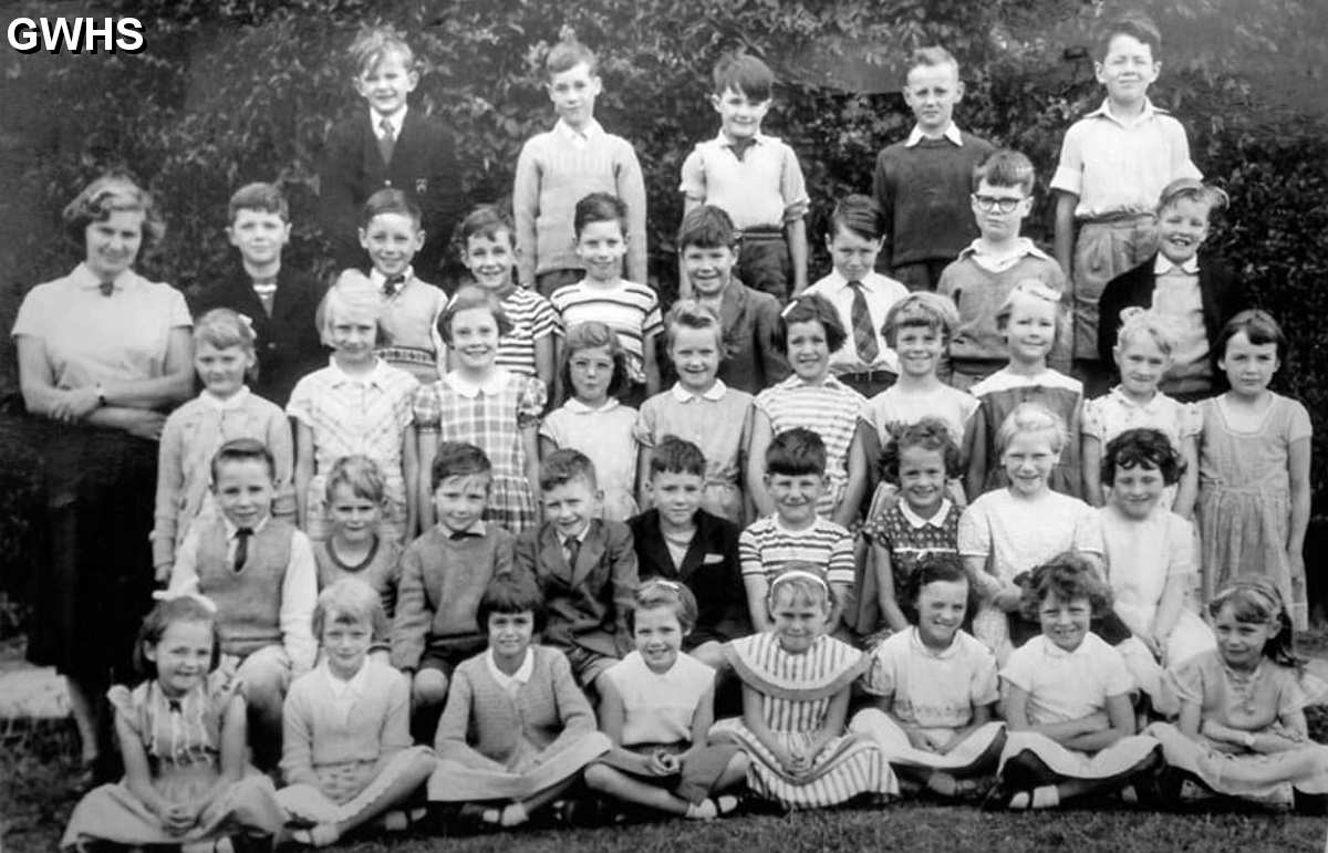 34-748 1st year at All Saints junior school Wigston Magna 1957