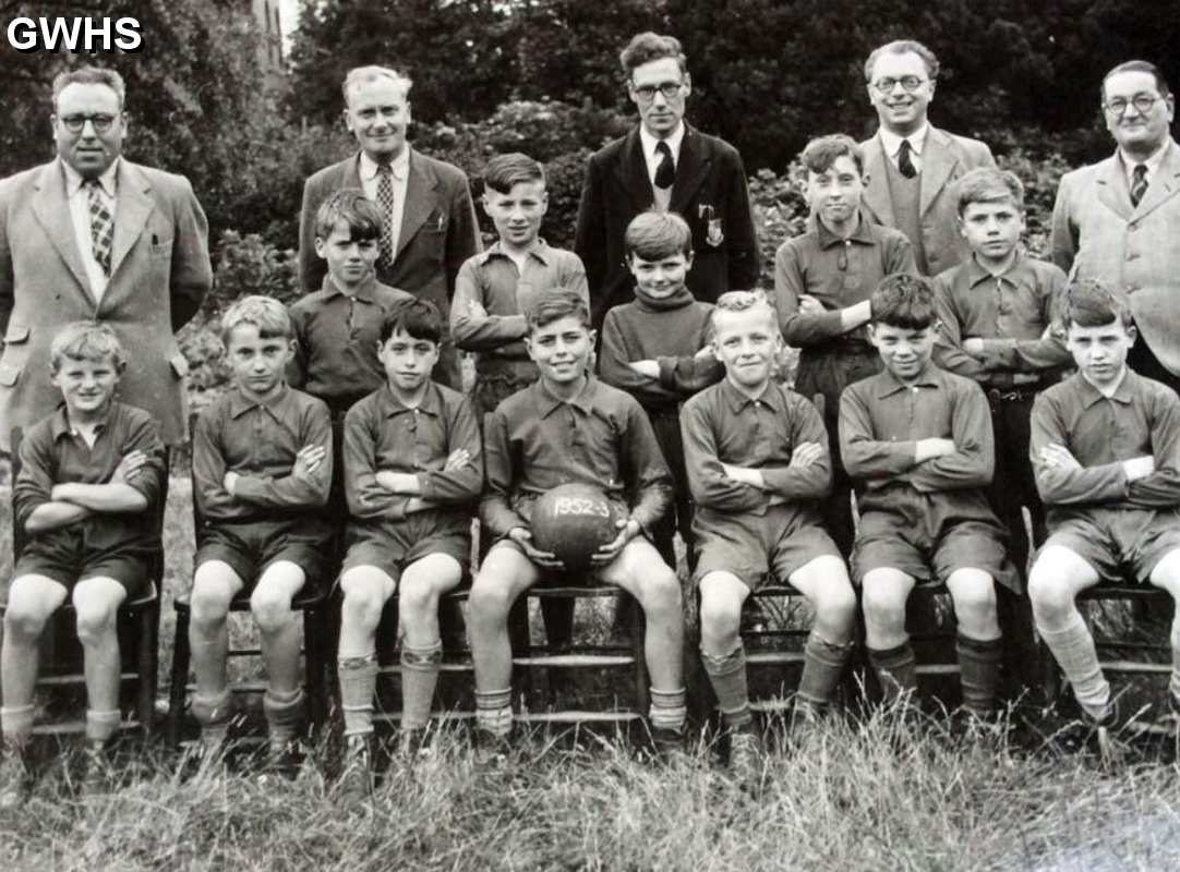 35-275 All Saints school Wigston Magna 1952-3 staff are L to R- Mr Baxter, Mr Harris, Mr Tuxford, Mr Widdowson & the Headmaster Hylton W Herrick