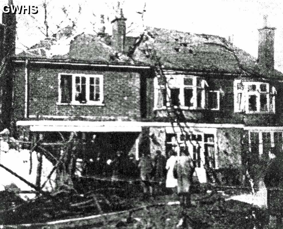 35-406 House Damaged by Lancaster Bomber crash Wigston Magna 1946