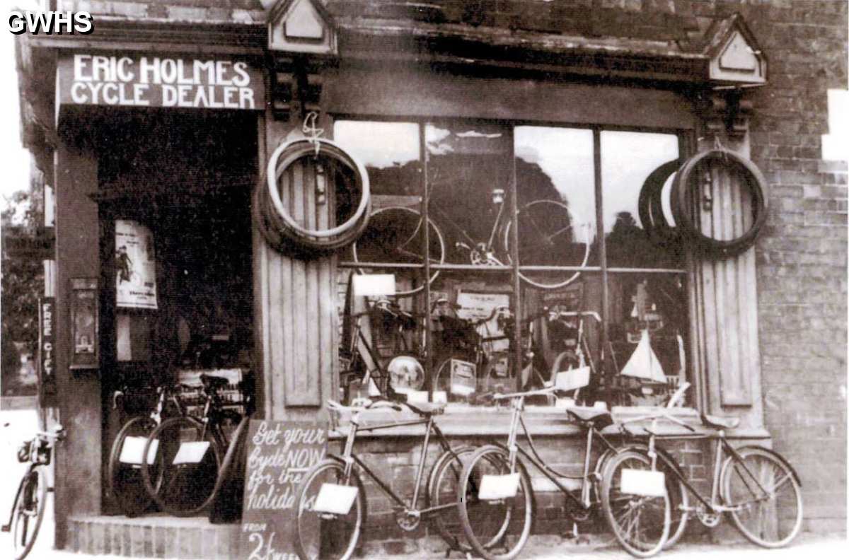 30-583 Eric Holmes Cycle Dealer Corner Basset Street South Wigston