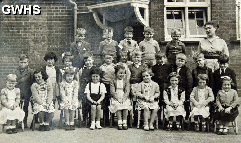 31-307 Bassett Street Infant school mid 50`s South Wigston