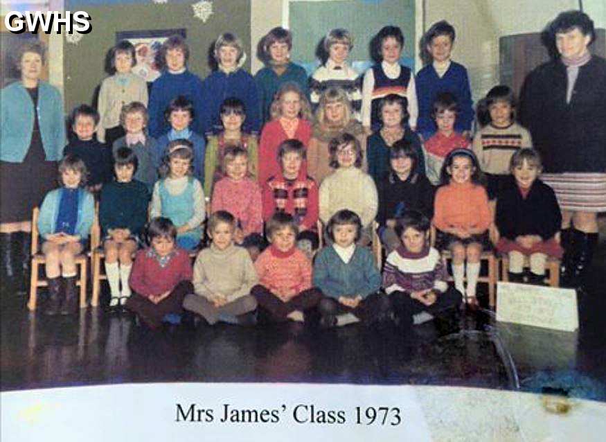 30-994 Bell Street Infants school Wigston Magna Mrs James' Class 1973