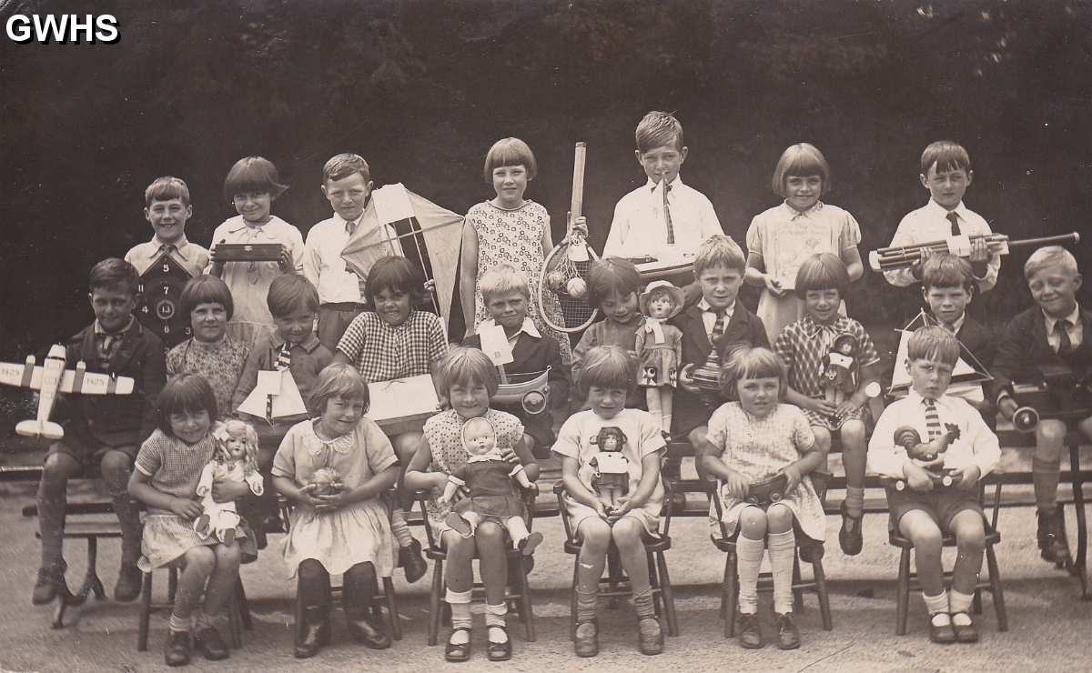 9-142 Bell Street School Wigston Magna 1930