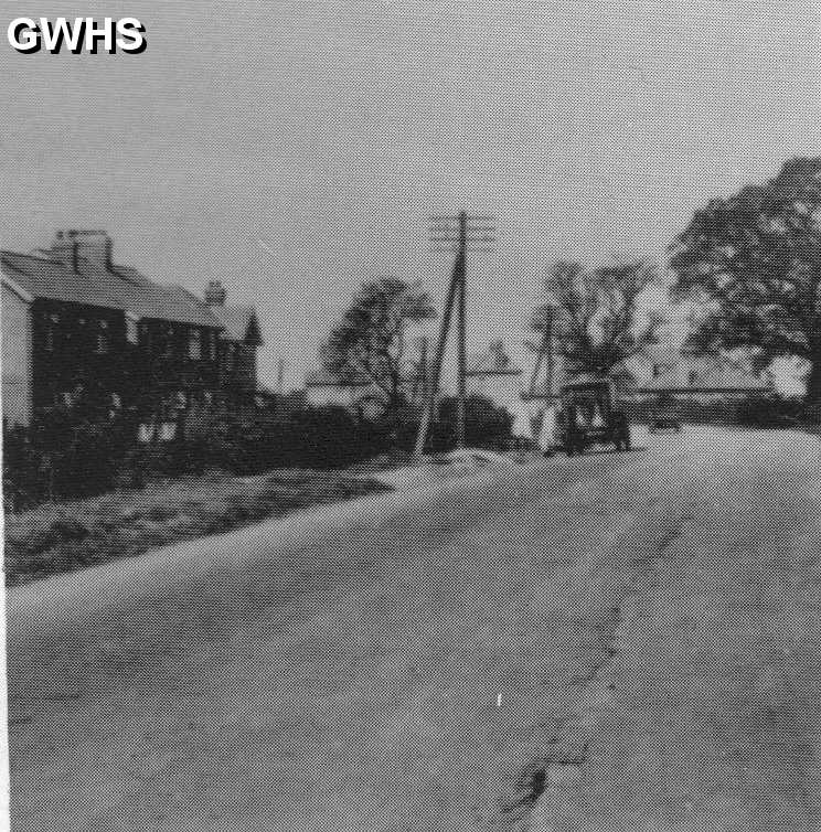 24-010 Blaby Lane South Wigston near the canal bridge c 1932