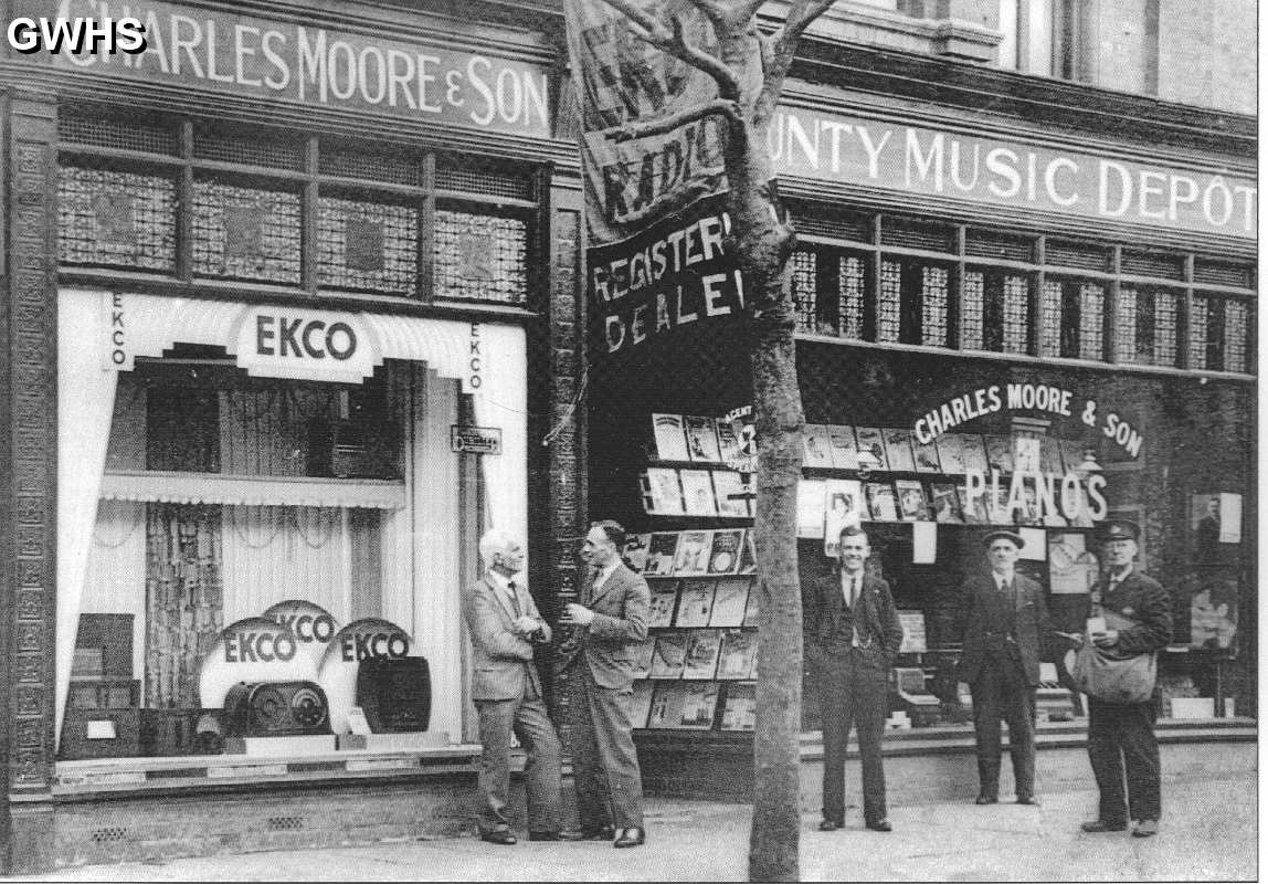 22-505 Charles Moore & Son 115 - 117  Blaby Road South Wigston circa 1940