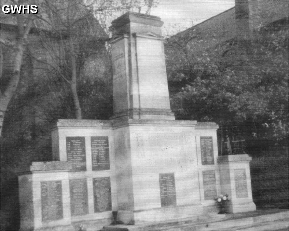 23-826 War memorial South Wigston