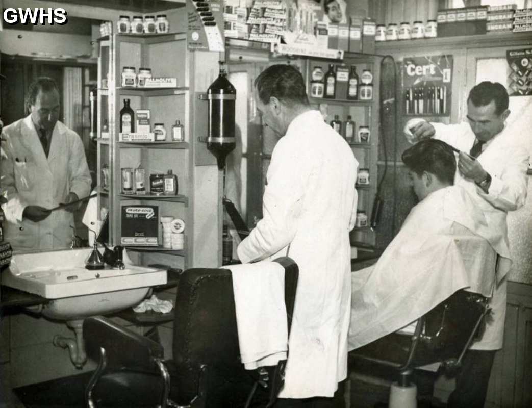 33-350 W O Allsop Hairdressers Blaby Road South Wigston c 1960
