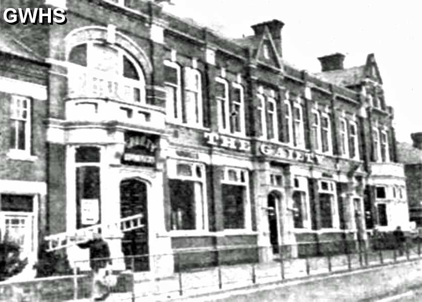 33-993a The Gaiety Hotel Blaby Road South Wigston 1978