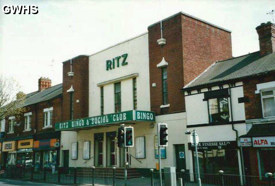 35-582 Old Ritz cinema  in South Wigston