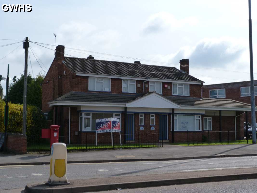 19-301 Vacant Office and Powdrill & Smith Accountants Bull Head Street Wigston Magna April 2012