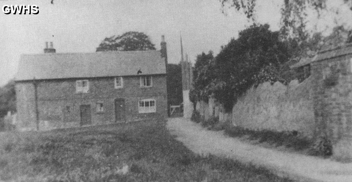 22-124 Old Cottage in Butts Close off Bull Head Street Wigston Magna 