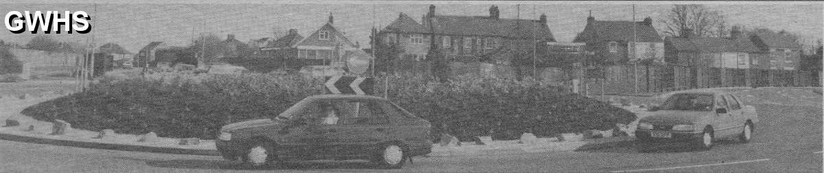 22-595 Traffic Island at junction of Bull Head Street and Oadby Road Wigston 1990