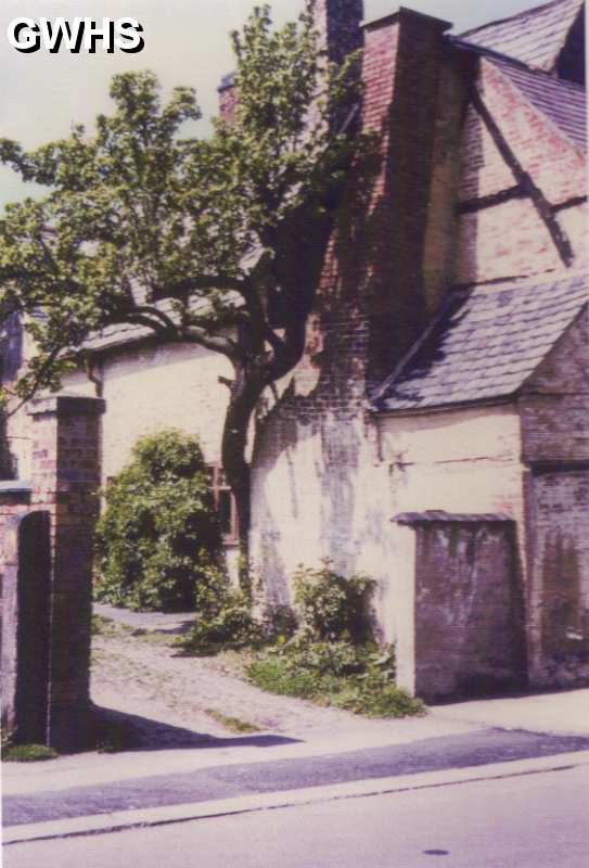 23-705 Quaker Cottage Bull Head Street Wigston Magna c 1960