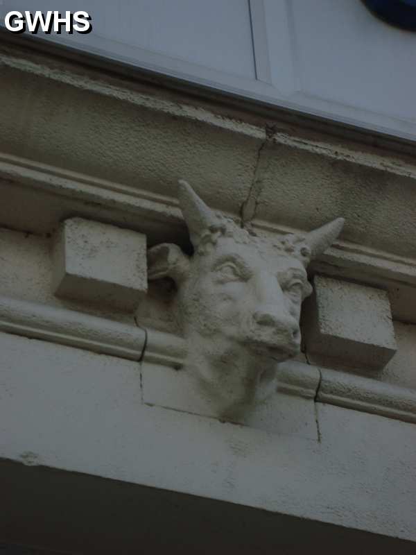 23-879 The Bull Logo on the Kings Centre Building on Bull Head Street Wigston Magna 2014