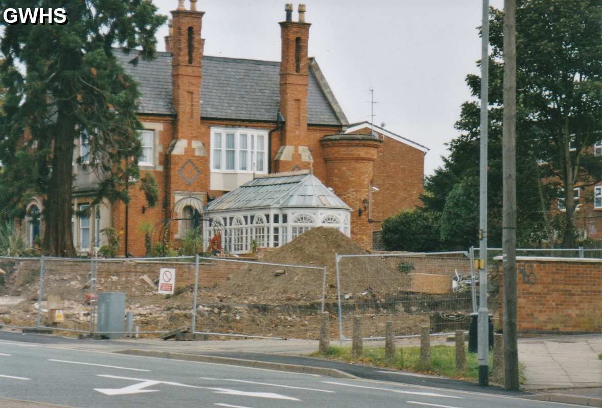 8-257 St Wolstans House Bull Head Street Wigston Magna 2005 (view opened by the demolition of Queens Head)