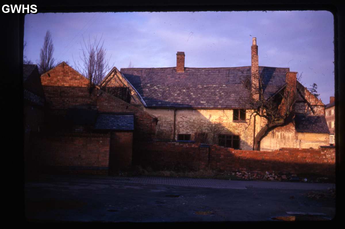 26-168 The Quaker House Bull Head Street Wigston Magna circa 1969