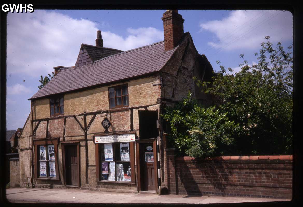 26-174 The Quaker House Bull Head Street Wigston Magna circa 1969