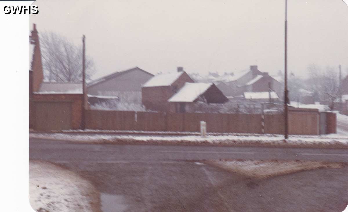 26-254 Looking across Bull Head Street at the land that Kwik-Fit was built on circa 1970