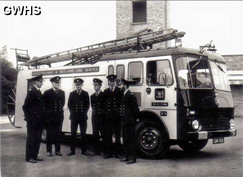 33-367 Wigston fire station opens 1967