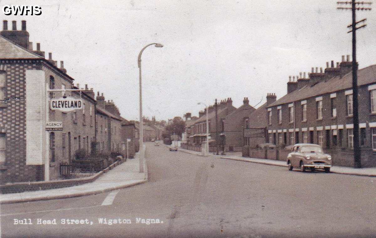 34-668 Bull Head Street with the Cleveland fuel station on the corner with Moat Street Wigston Magna c 1955