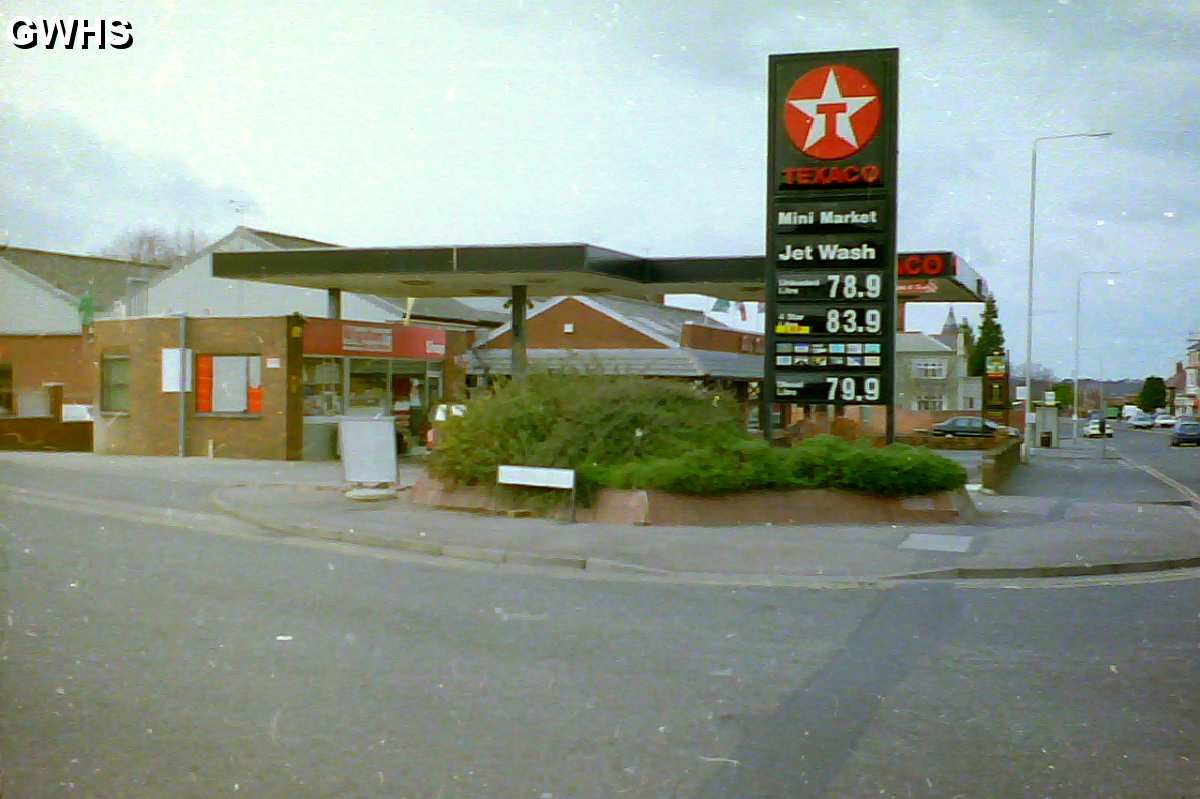 36-705 Texaco Garage corner Moat Street & Bull Head Street Wigston Magna