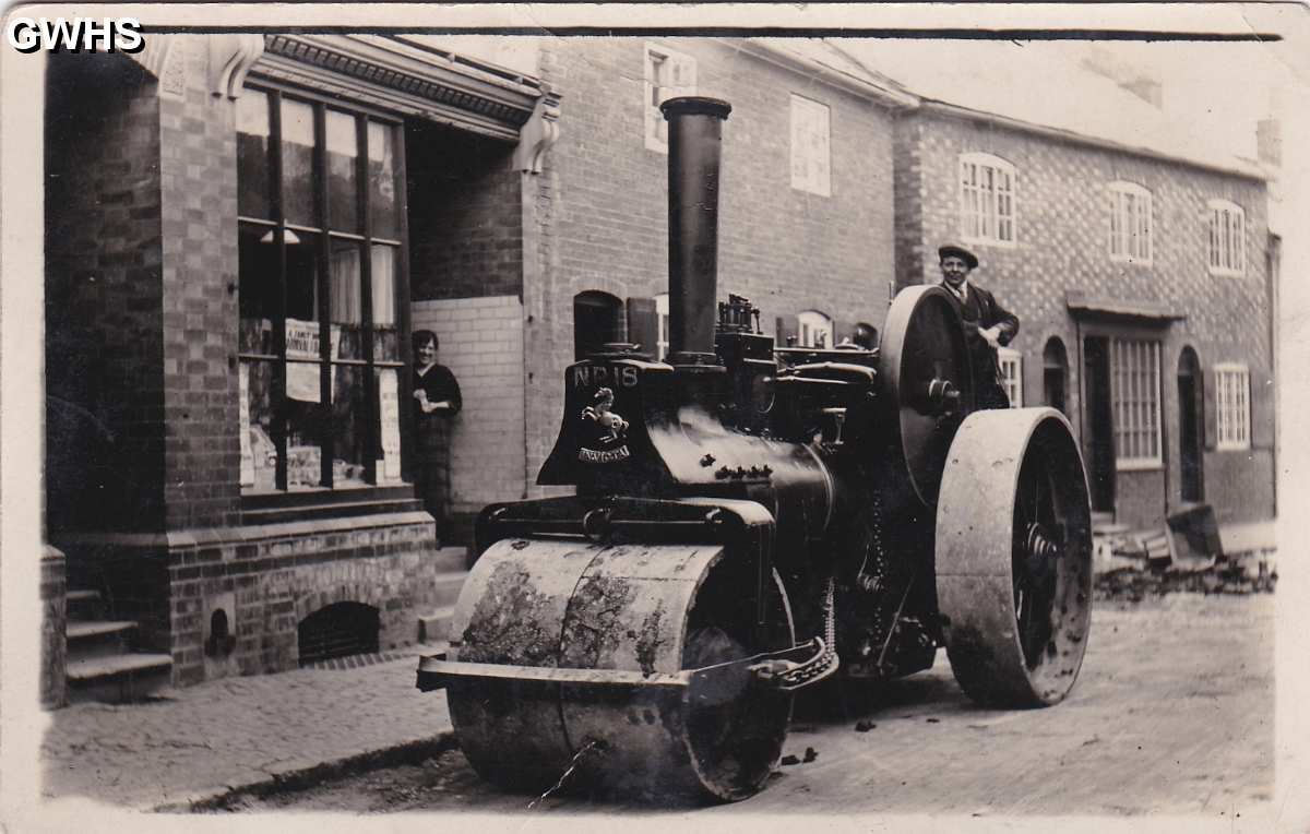 29-114 Steam Road Roller outside 18 Bushloe End  c 1940