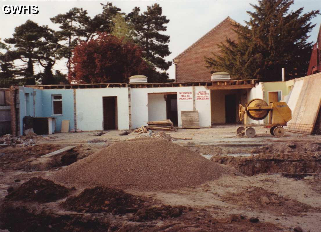 29-588 Re-build of Surgery at 48 Bushloe End Wigston Magna 1991 - 1992