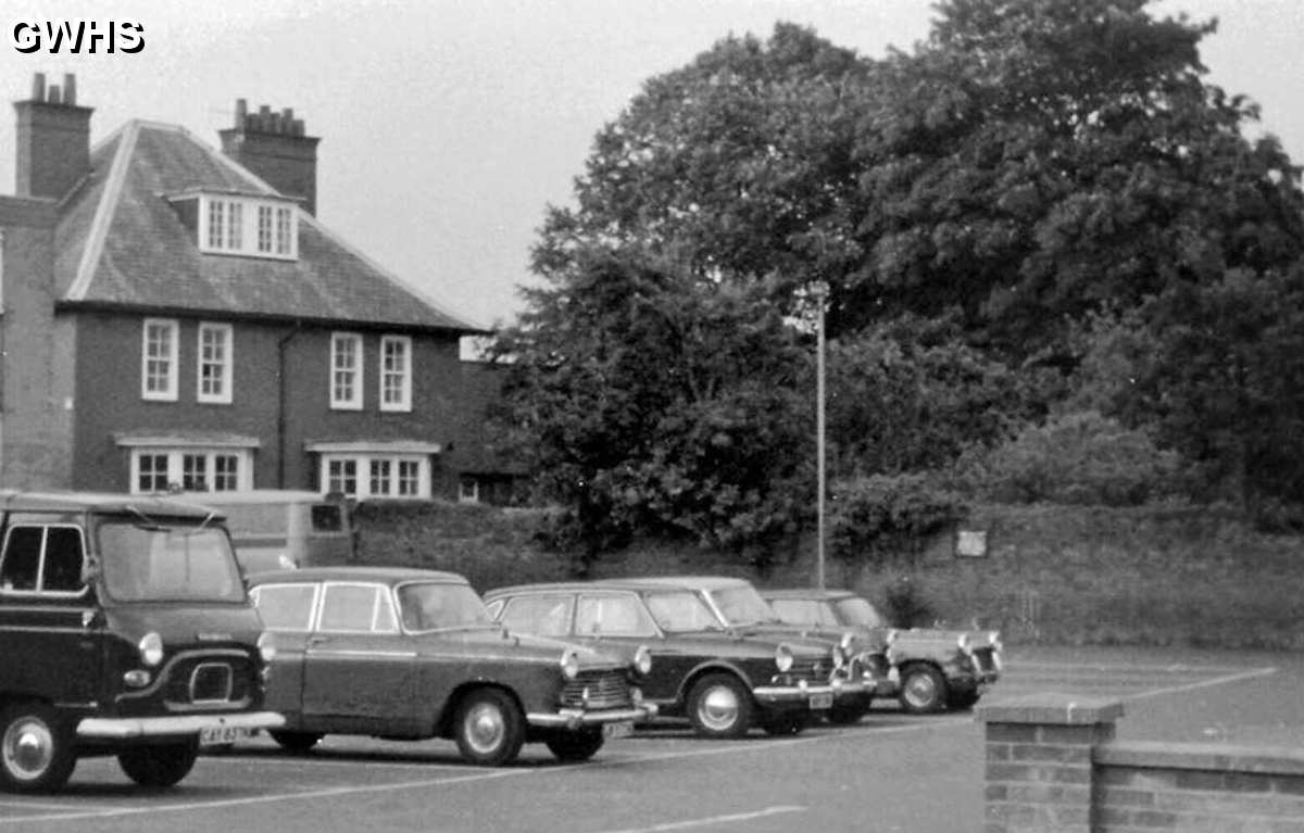 30-767 All Saints Vicarage in the mid 60's Bushloe End Wigston Magna
