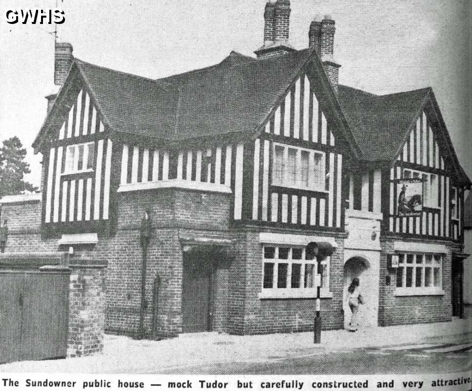 34-184 The Sundowner Pub Bushloe End Wigston Magna 1976