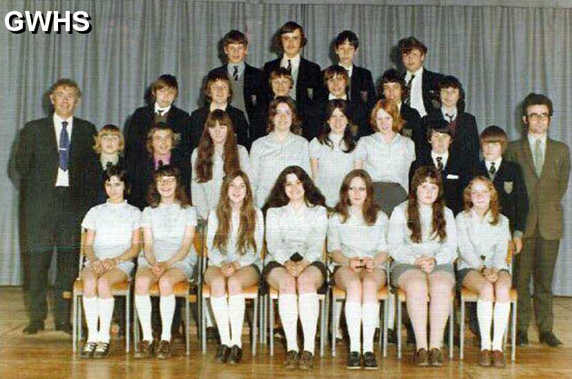 30-850 Bushloe High school Wigston Magna 1972ish!