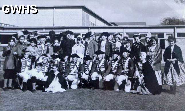 32-361 The cast of The Devils Disciple Bushloe School Wigston Magna 1962