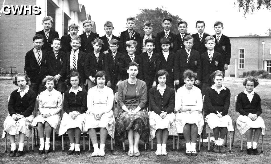 35-849 Bushloe - Miss Law's class, 1962-62