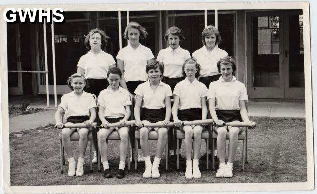 35-852 Bushloe rounders team Wigston Magna c 1960