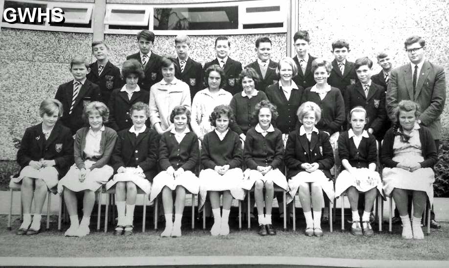 35-885 Mr. Kelly's class. Bushloe High School around 1963