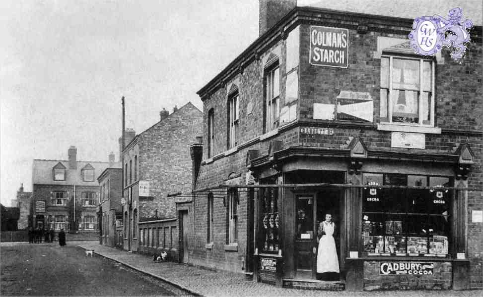 19-098 Grocery shop on the orner of Bassett Street and Countesthorpe Road South Wigston c 1910