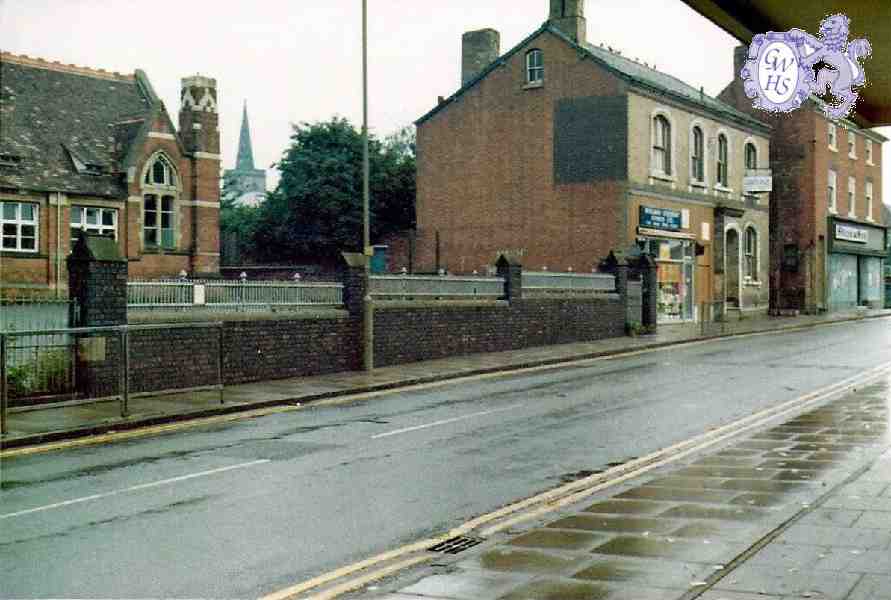 30-770 Bell Street Wigston Magna circa 1975  with the School and Shipps in view