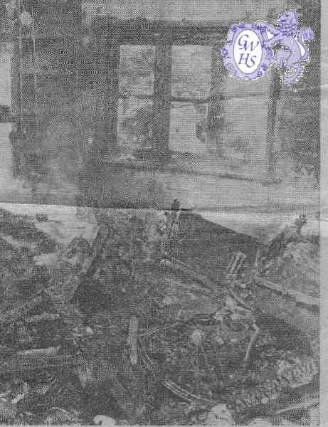 23-806 Bull Head Inn Bull Head Street Wigston Magna 1964 - Stock room where the fire was at its worst