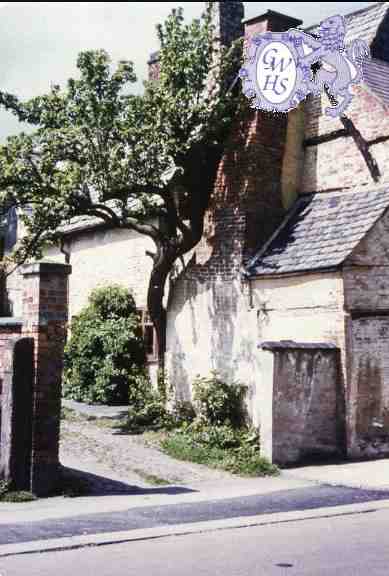 31-243 Quaker Cottage in Bulls Head Street  Wigston Magna