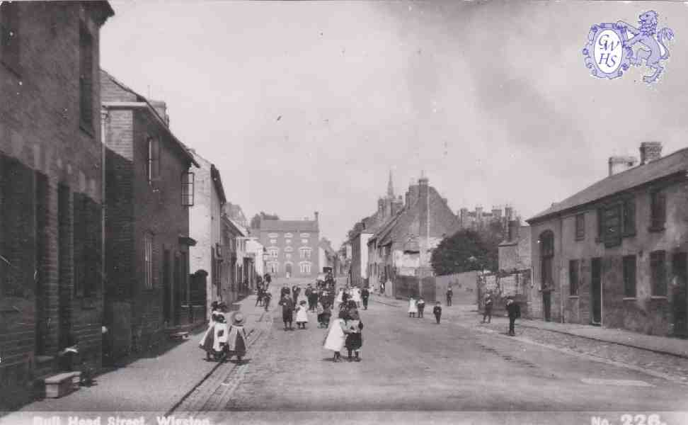 8-86 Travellers Rest Pub on right - Bull Head Street Wigston Magna looking towards the Bank circa 1904