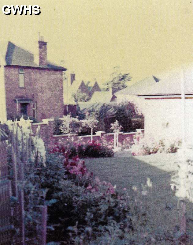 32-432 Church Nook looking towards Bull Head Street Wigston Magna c 1965.