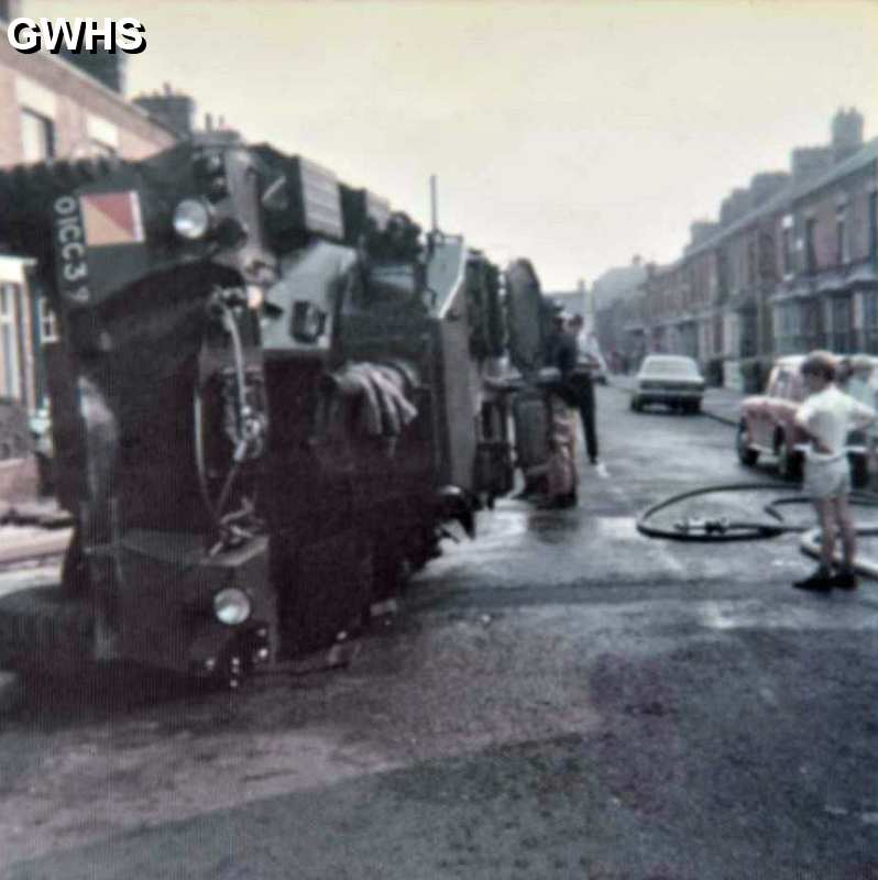 34-762 Clifford Street South Wigston 1973 - Military Vehicle from Parade has an accident