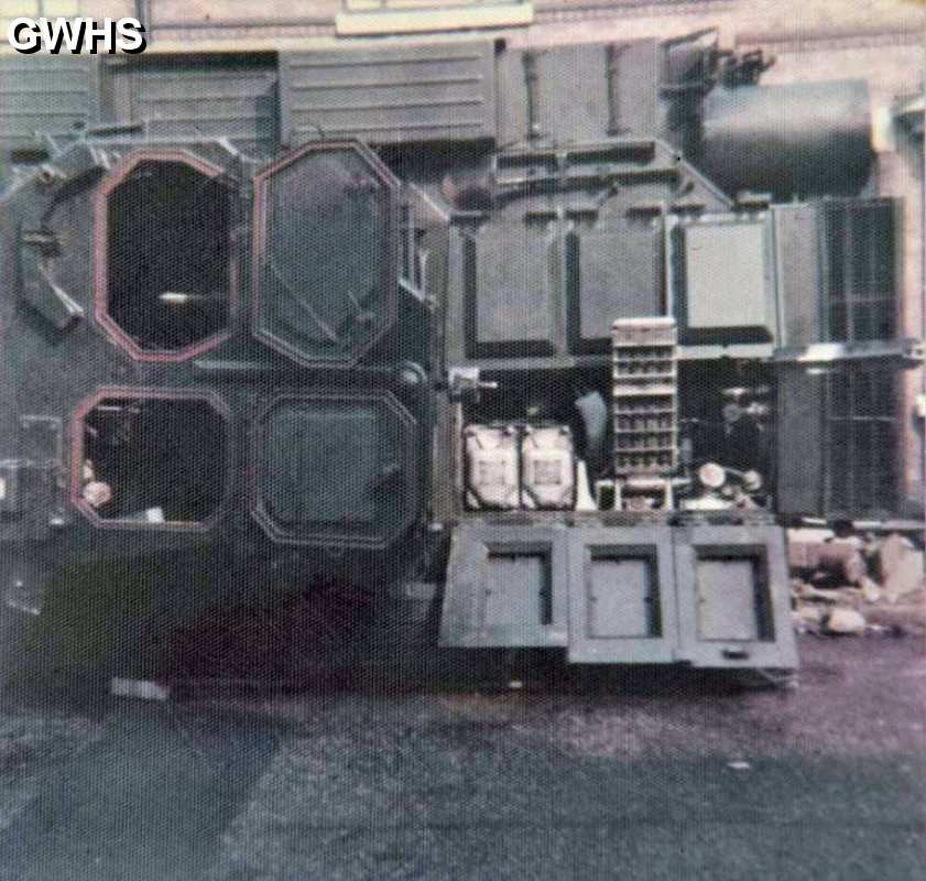 34-763 Clifford Street South Wigston 1973 - Military Vehicle from Parade has an accident
