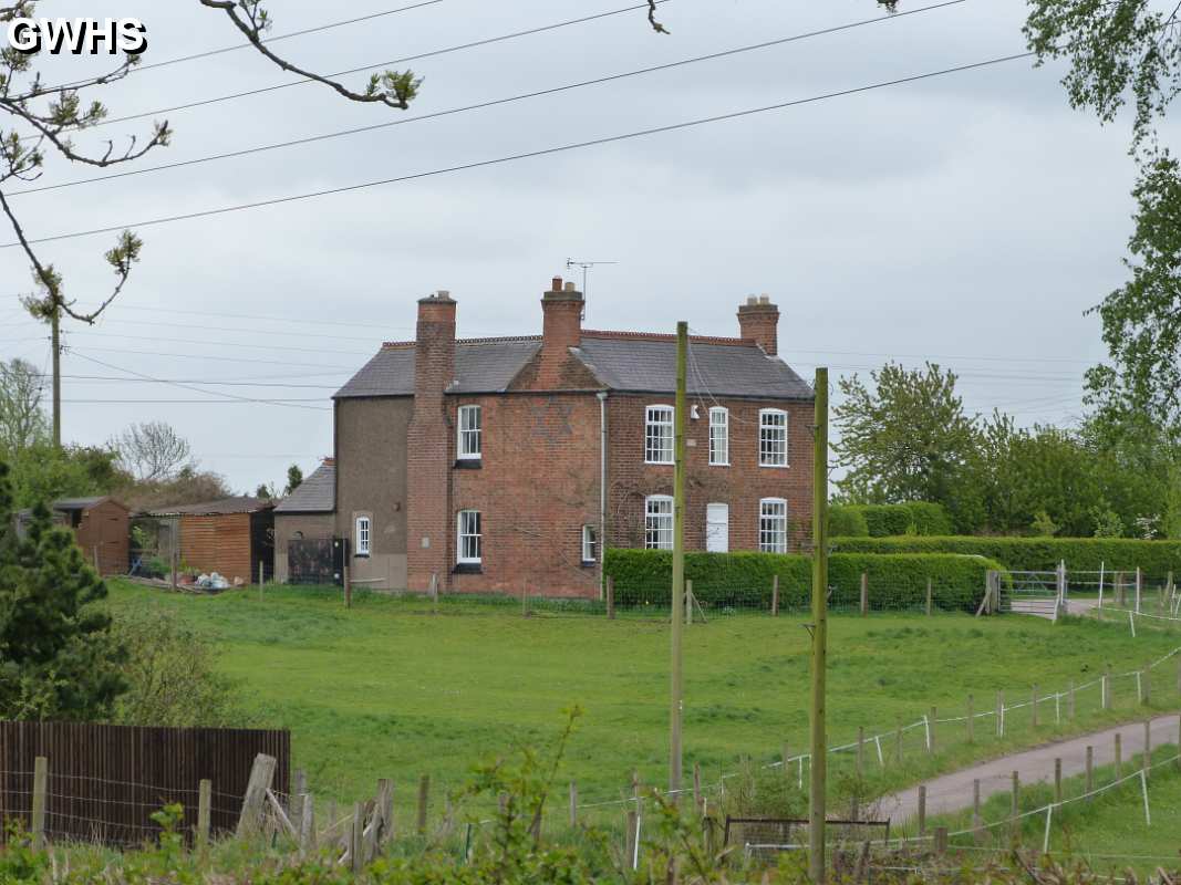 23-312 Ivy Cottage 1930's detatched house Cooks Lane Wigston Magna May 2013