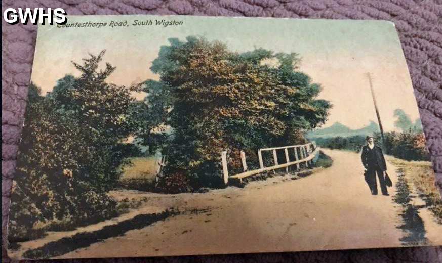 33-984 Post card of Crow Mills front