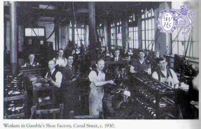 32-344 Workers at Gables Shoe Factory Canal Street South Wigston c 1930