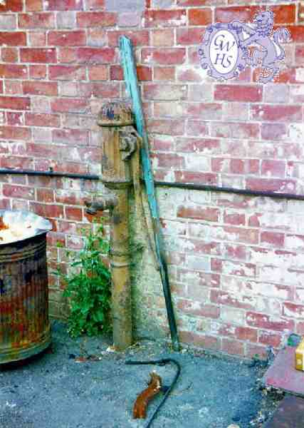 31-025 Old pump in Church Nook Wigston Magna