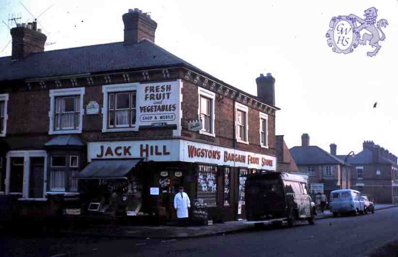 32-092 Jack Hills shop on Countesthorpe road south wigston