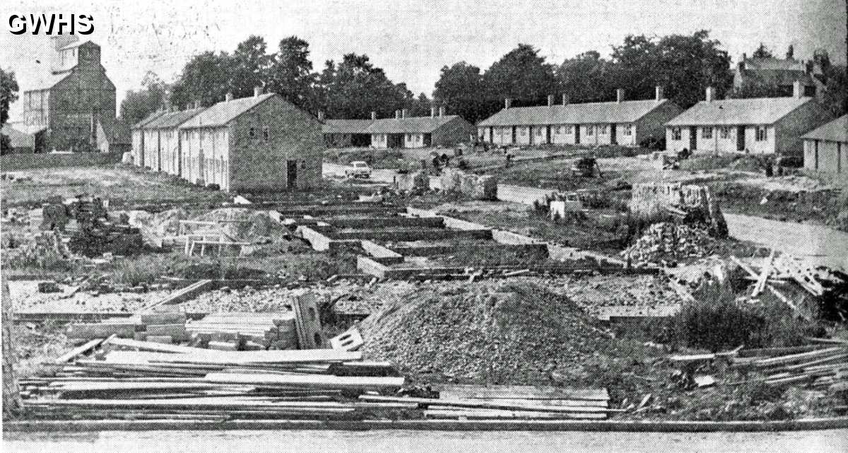 30-575 Building the Little Hill Estate..Davenport Road Wigston Magna 1965