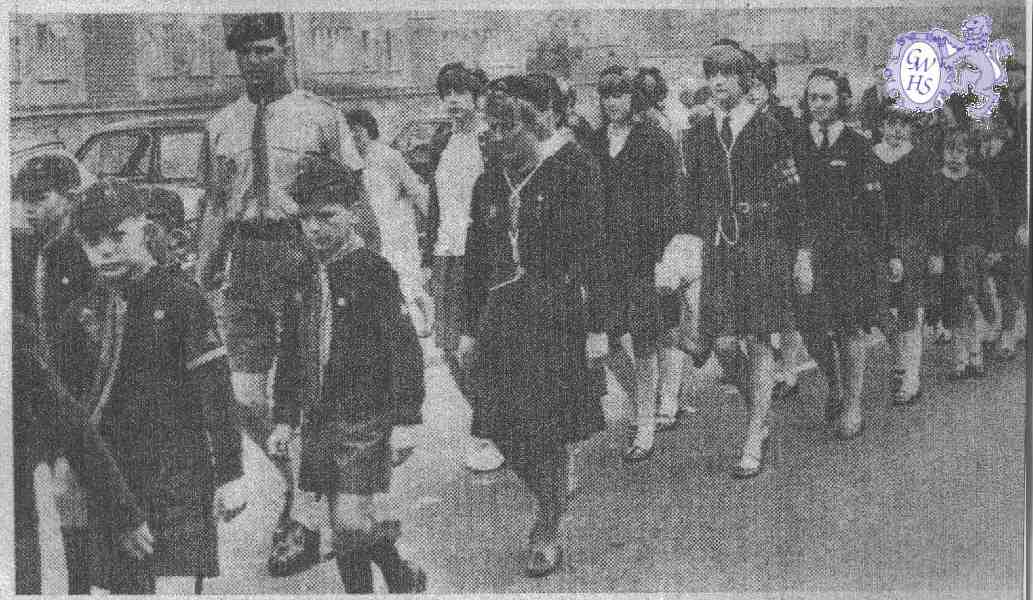 21-026 Harvest Parade with cubs and Alpha girls Wigston Magna 1966